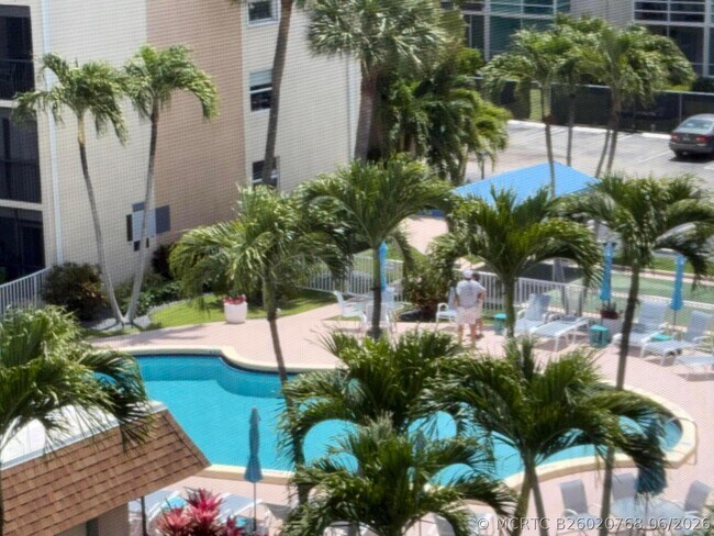 720 E Ocean Ave Unit 501