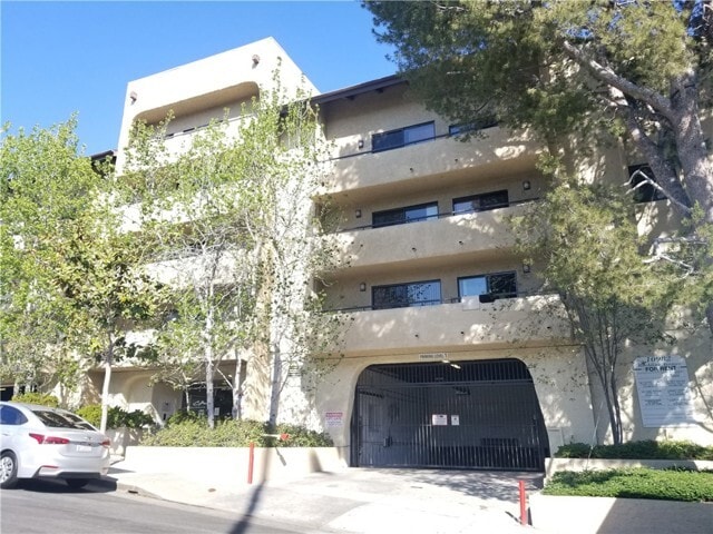 Building Photo - 10982 Roebling Ave Unit 415 Rental