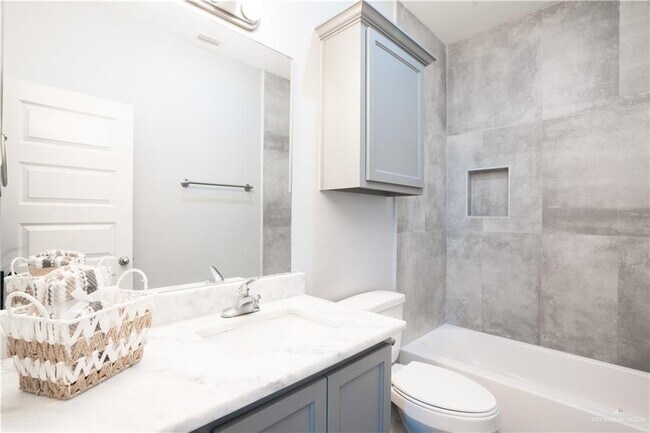 Photo - 21 S Cynthia St Unidad 2