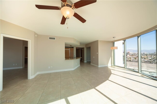 Photo - 222 Karen Ave Unidad 907