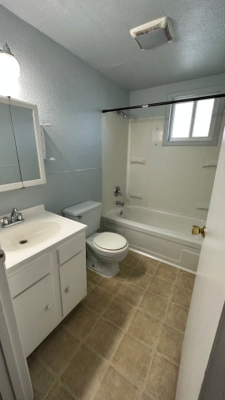 Photo - 639 10th Ave