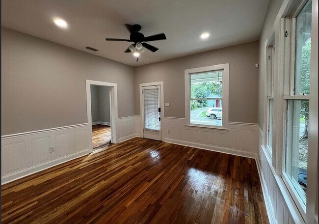 Photo - 209 S Fulton St