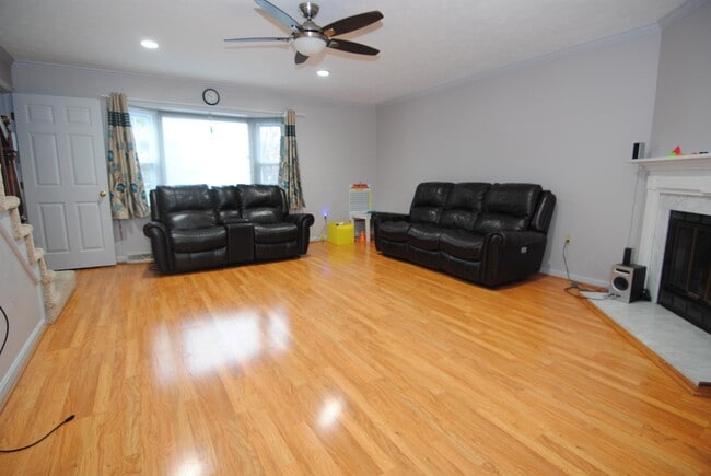 Photo - 37 Cadogan Way