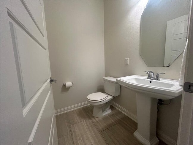 Photo - 13800 Lyndhurst St Unit 104