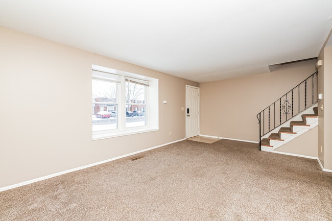 Photo - 5877 Taylorsville Rd