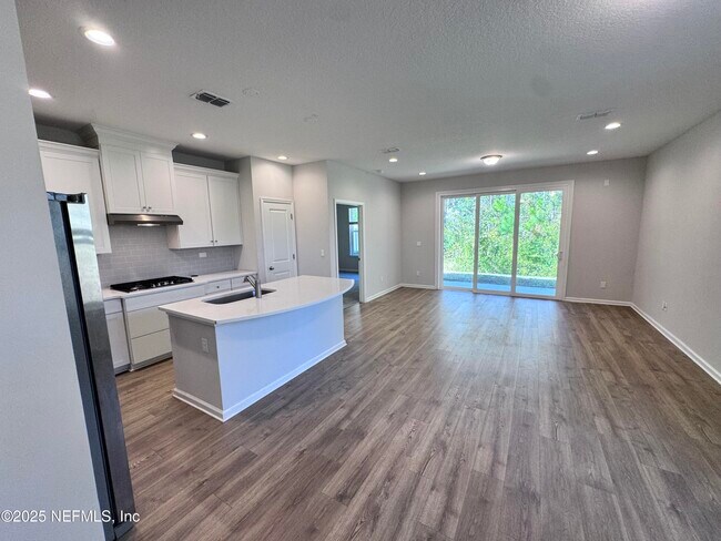 Photo - 156 Charlie Way