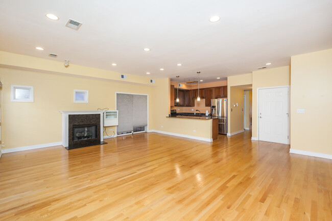 Photo - 811 W Superior St Unidad 3 Rental