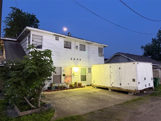 Photo - 2808 Columbia St