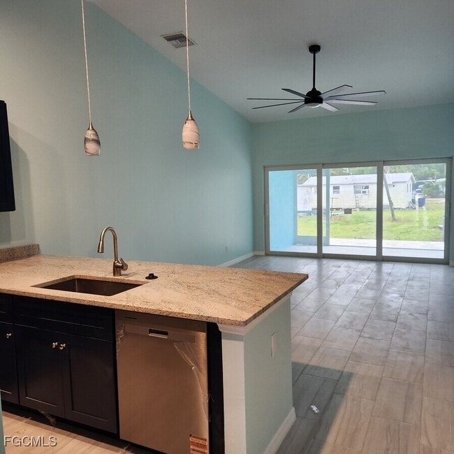 Photo - 5653 Genesee Pkwy