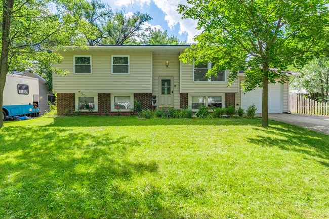 Building Photo - 121 S Orchard Dr Rental