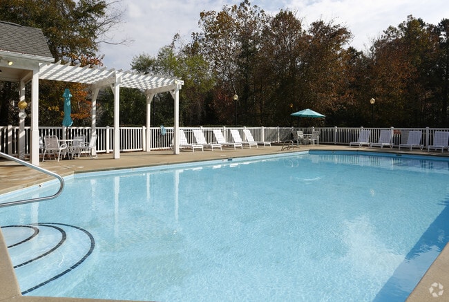 Piscina - Heritage Apartments