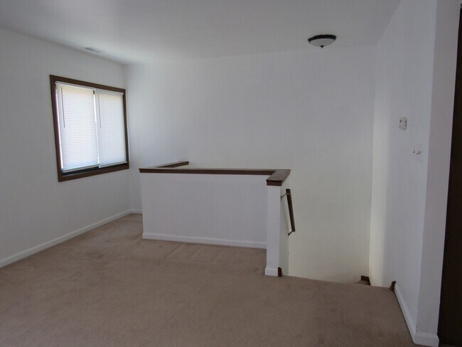 Photo - 2305 S Stewart Ave Unit F