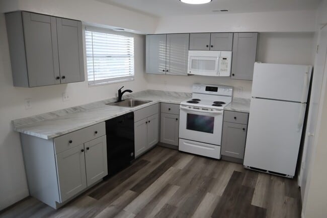Building Photo - 5622 S 1300 E