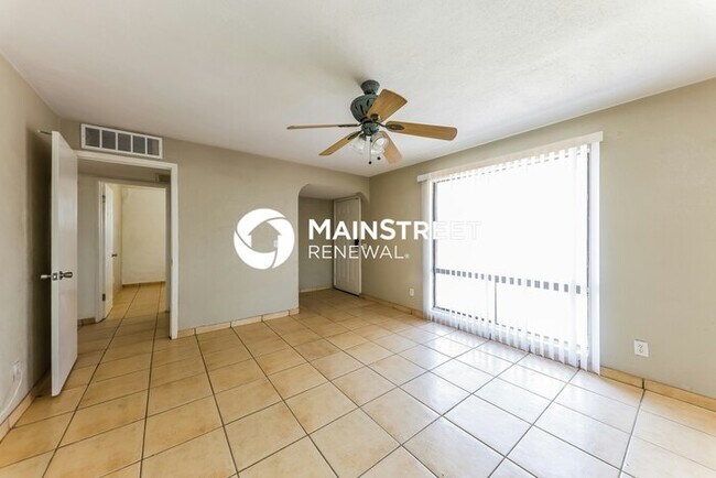 Photo - 3 Bedroom Pet-Friendly Home in Phoenix, AZ with Main Street Renewal