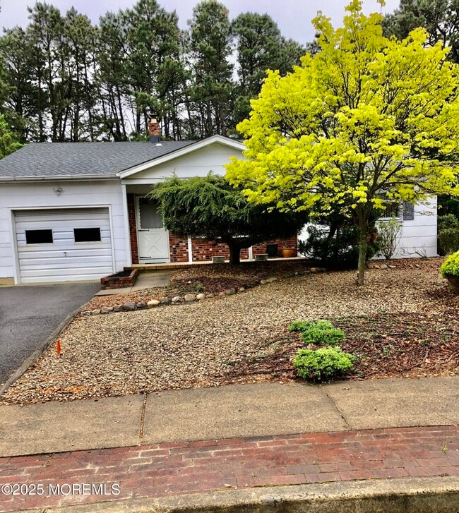 Photo - 24 Upton Ct House