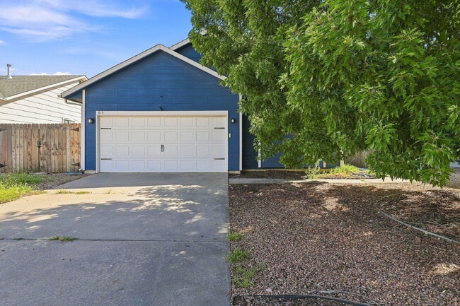 Building Photo - $2,400.95 with $300 Off the First Month's Rent - 3 Beds, 3 Bath, Single Family Home with Solar Pa...