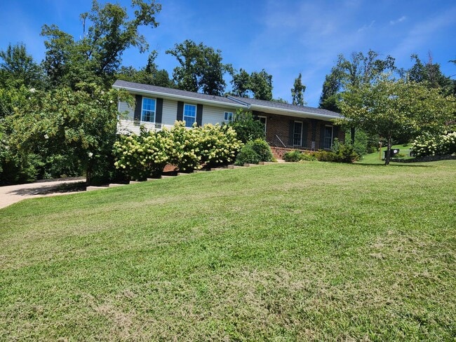 Building Photo - 2924 Old Britain Cir