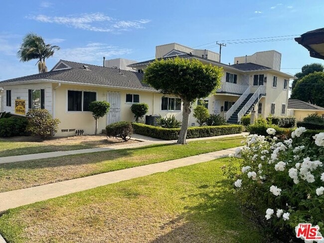 Building Photo - 10613 Crenshaw Blvd Unit 5 Rental