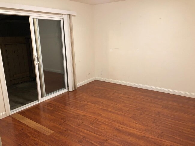 Photo - 670 Azara Pl