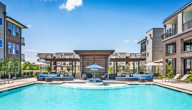 Lake Walk at Traditions Apartments