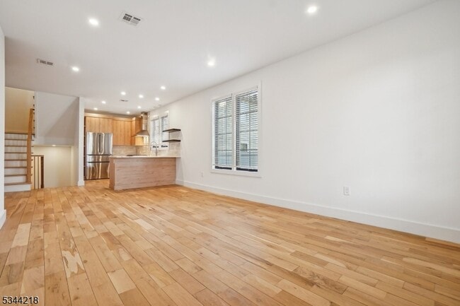 Photo - 51 New St Unit B