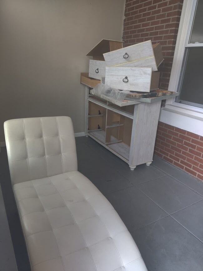 Building Photo - 6139 Walker St