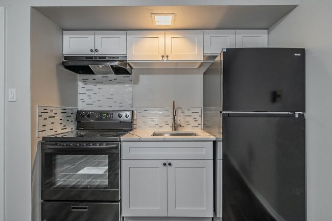 Photo - Charming first-floor efficiency! Heritage House Apartment