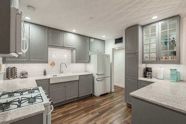 Building Photo - 1540 W Berridge Ln