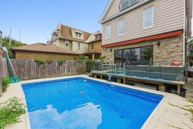 Building Photo - 96 Columbia Terrace Unit 1