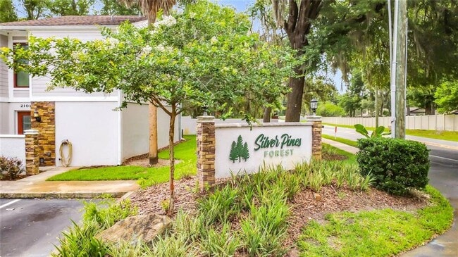 Photo - 2113 NE 38th St
