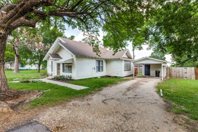 Photo - 909 N Anna St