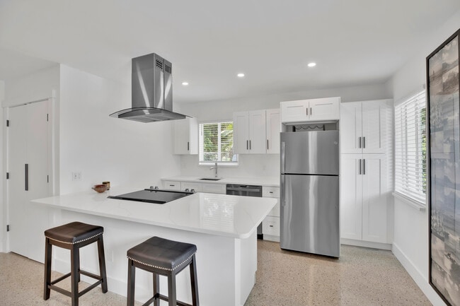 Shoreline - The Shoreline at 19th - Steps from the beach Rental