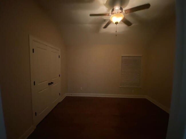 Photo - 1109 Williams Way