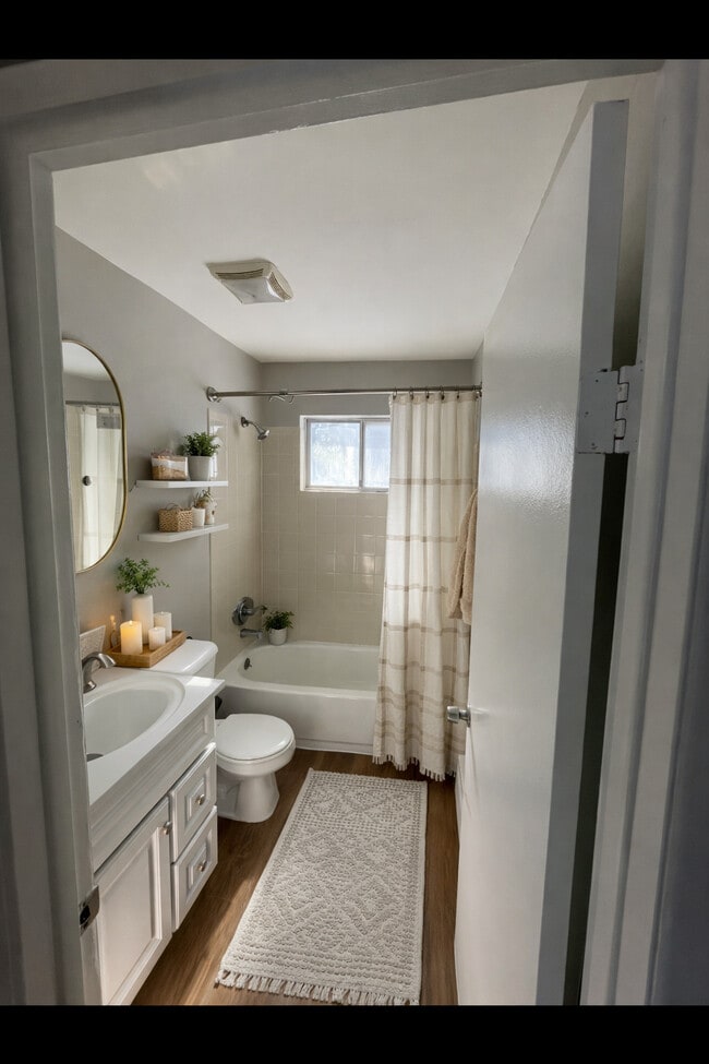 Photo - Hidden Valley Apartments