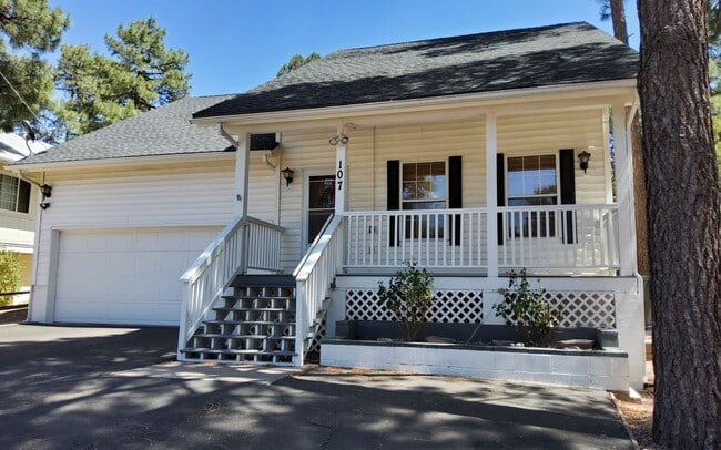 Building Photo - Beautiful Three-Bedroom Home