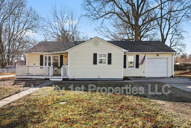 Photo - 211 SE 7th St