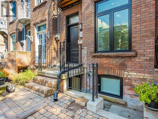 Photo - 133 Cowan Ave Unité Upper