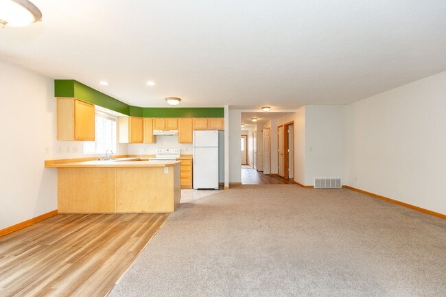 Photo - Centrally located Home with an Attached Garage Unit 96