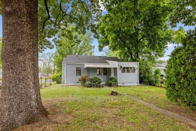 Photo - 1001 Valley Rd Pl