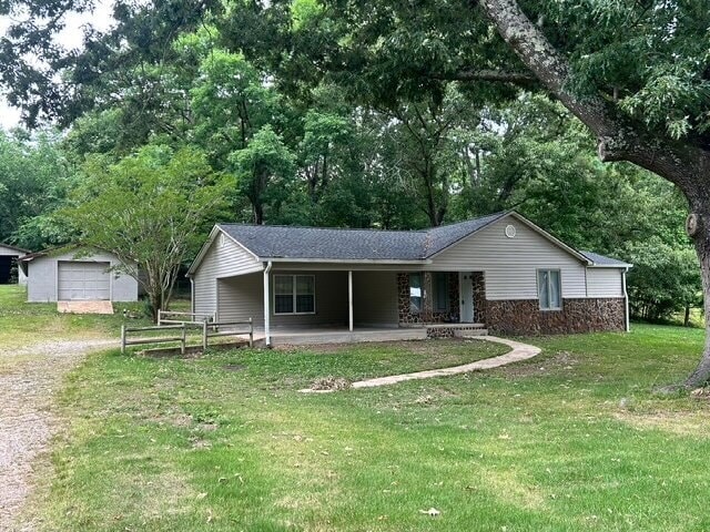 Building Photo - 3 bedroom 1 bathroom house. Home is close to KY lake.