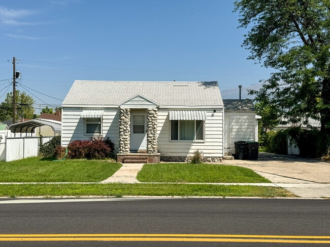 Photo - 1730 W Center St