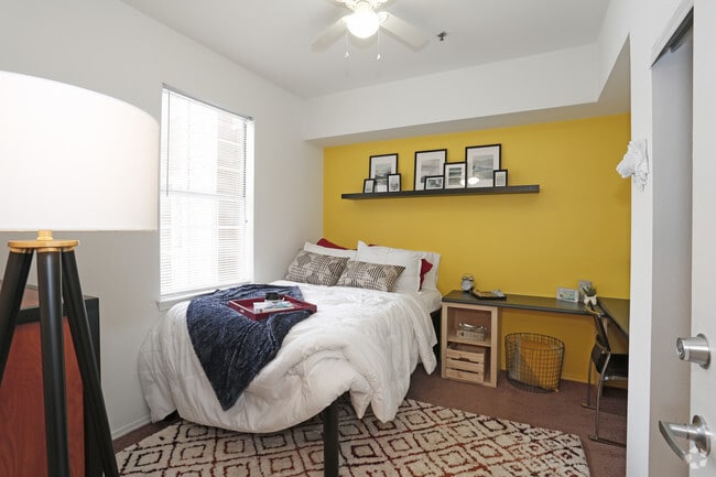 4BR, 2BA - 1128 SF