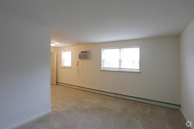 Bensalem Commons Apartments