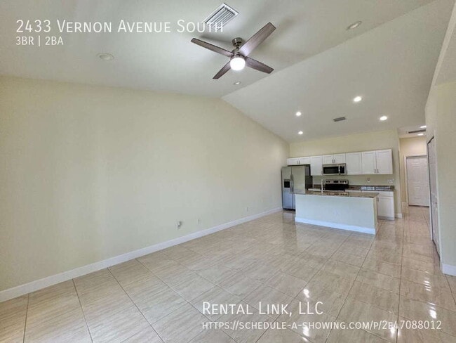 Photo - 2433 Vernon Ave S