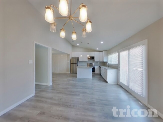 Photo - 496 Justice Dr