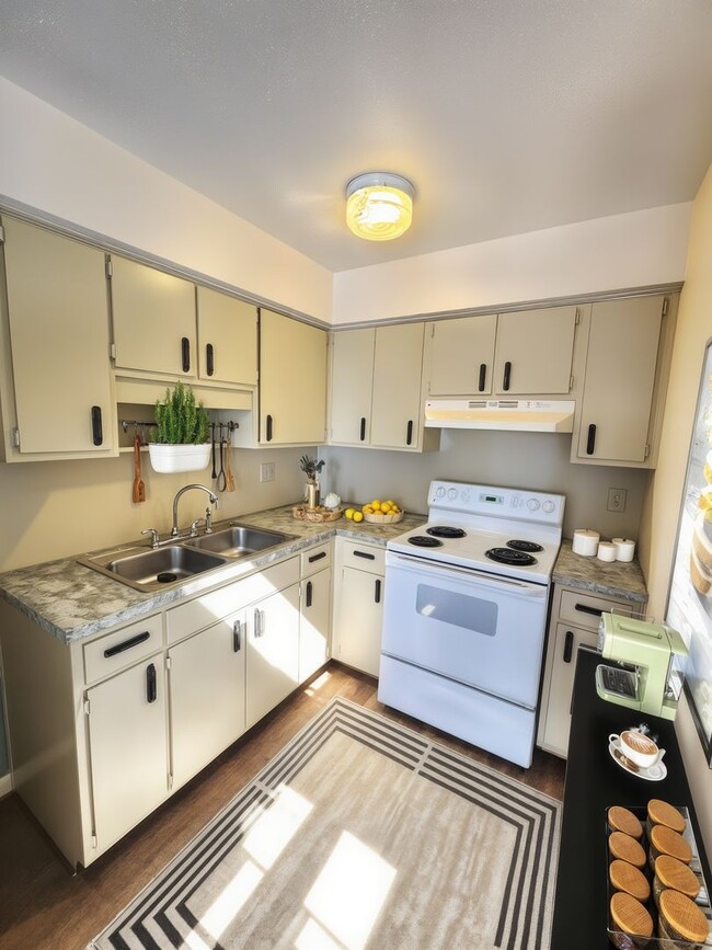 Photo - Spring Manor Apartments