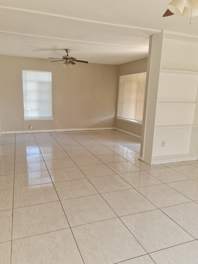 Photo - 109 McGregor St
