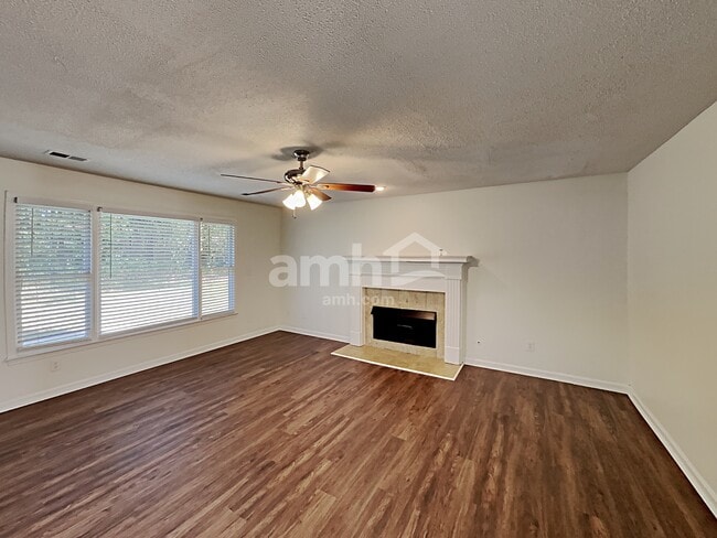 Photo - 1121 Lauren Way