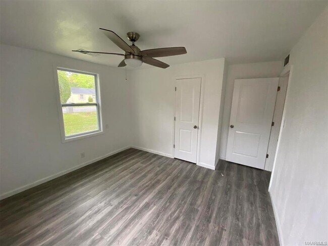 Photo - 351 Collinwood Ave