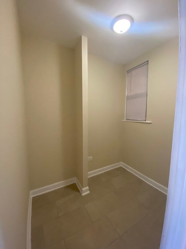 Photo - 1341 W Touhy Ave